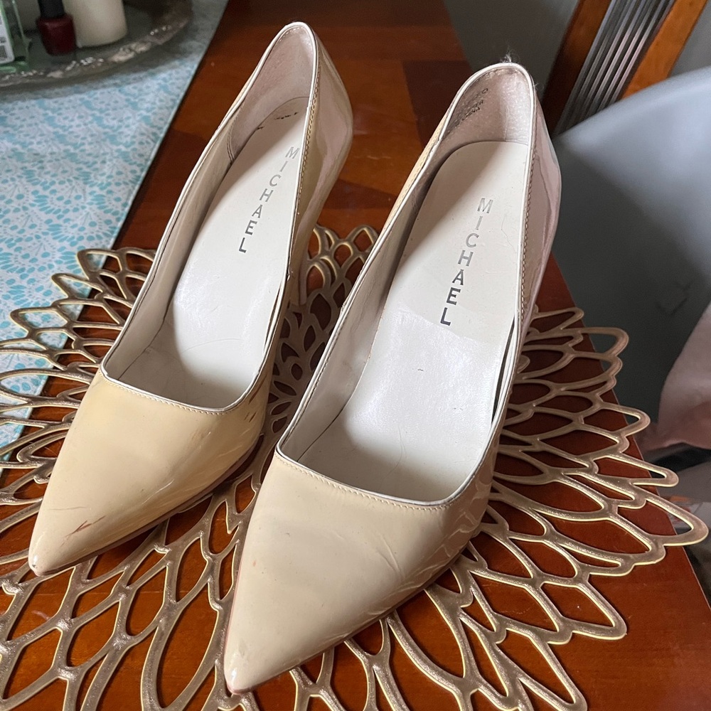 Michael Kors Cream Pointed Heels